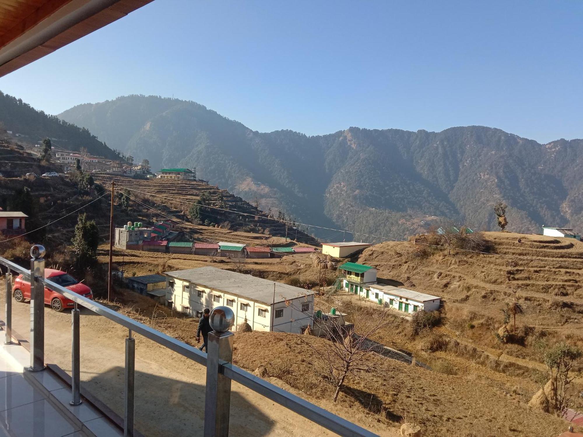 Himalayan Hill Top Resort Kanatal Ngoại thất bức ảnh