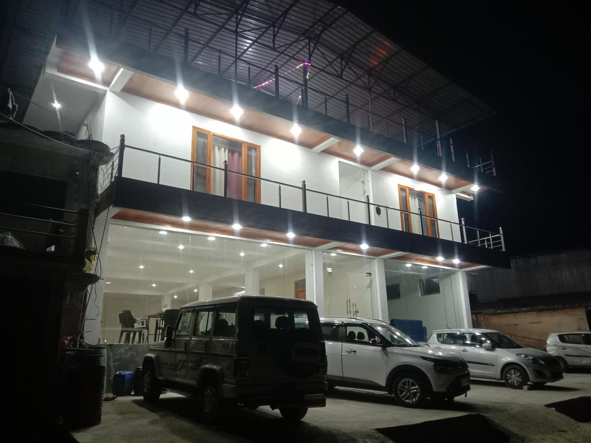 Himalayan Hill Top Resort Kanatal Ngoại thất bức ảnh
