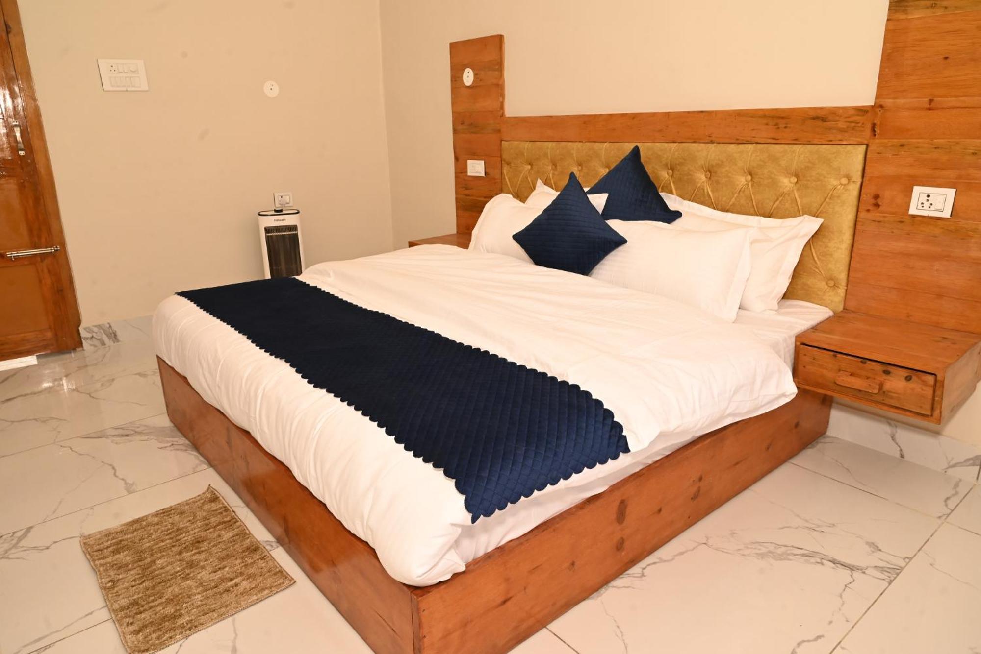 Himalayan Hill Top Resort Kanatal Ngoại thất bức ảnh