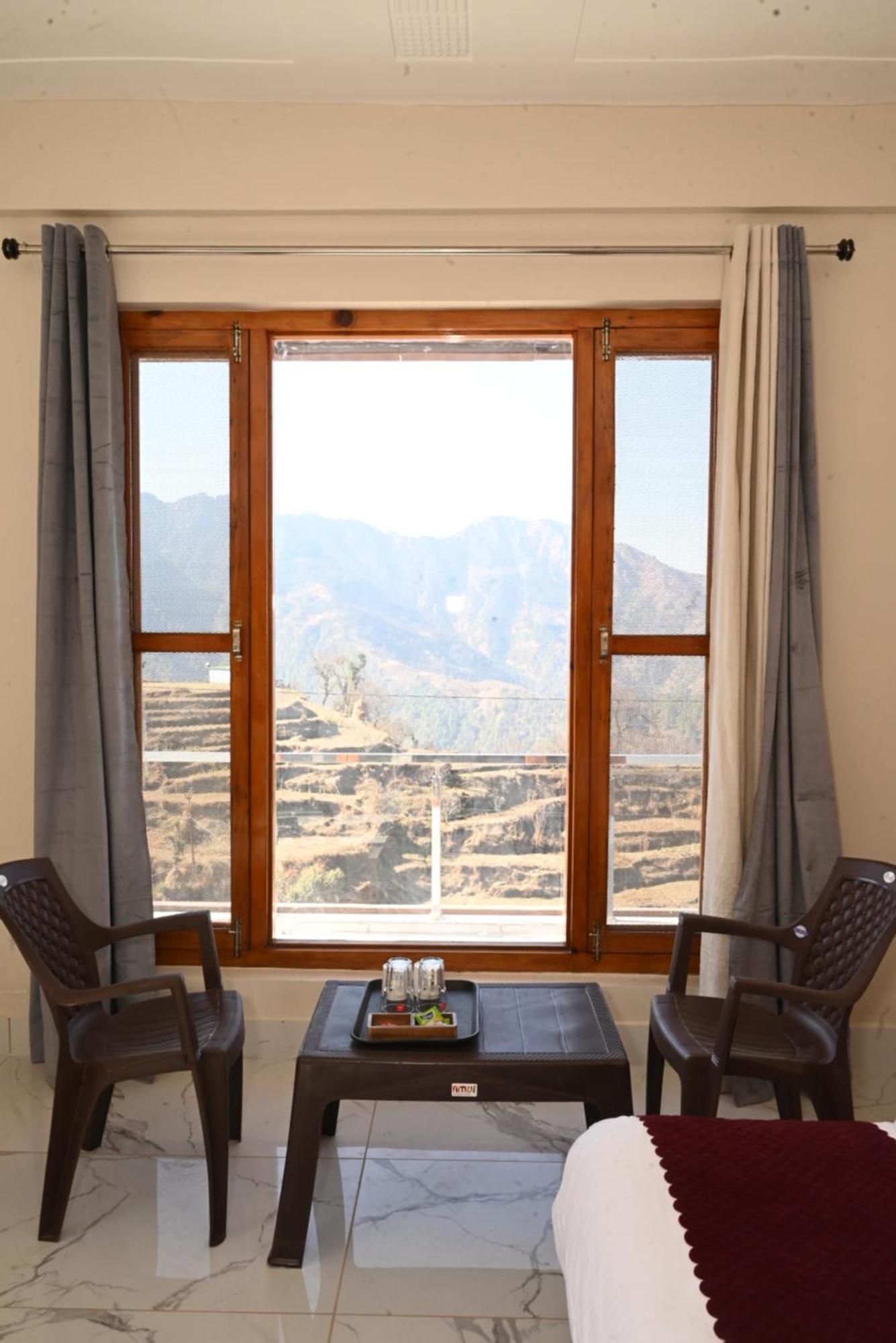 Himalayan Hill Top Resort Kanatal Ngoại thất bức ảnh