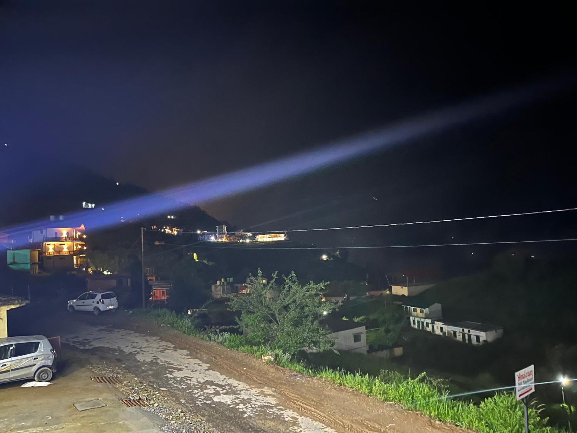 Himalayan Hill Top Resort Kanatal Ngoại thất bức ảnh