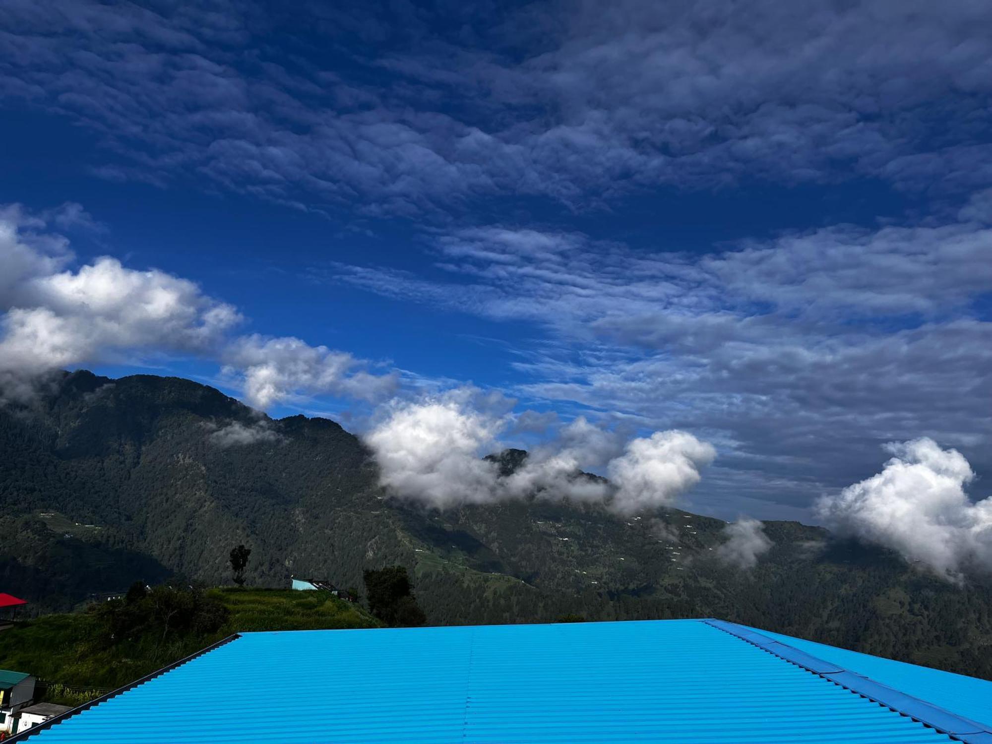 Himalayan Hill Top Resort Kanatal Ngoại thất bức ảnh