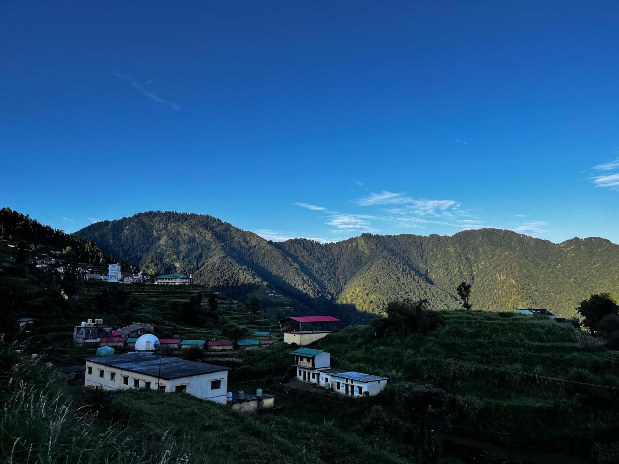 Himalayan Hill Top Resort Kanatal Ngoại thất bức ảnh