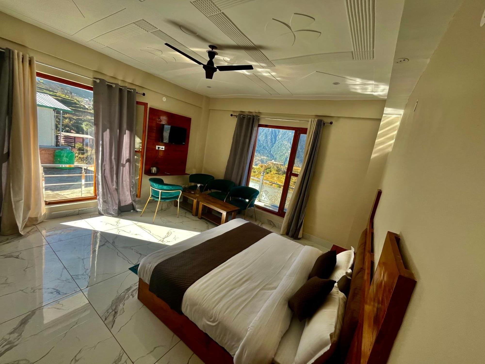 Himalayan Hill Top Resort Kanatal Ngoại thất bức ảnh