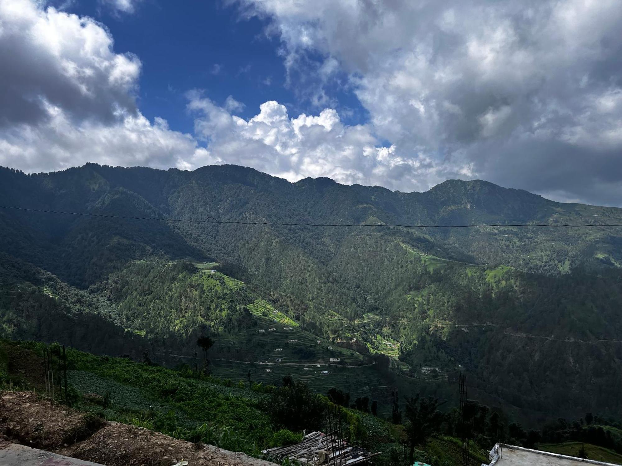 Himalayan Hill Top Resort Kanatal Ngoại thất bức ảnh