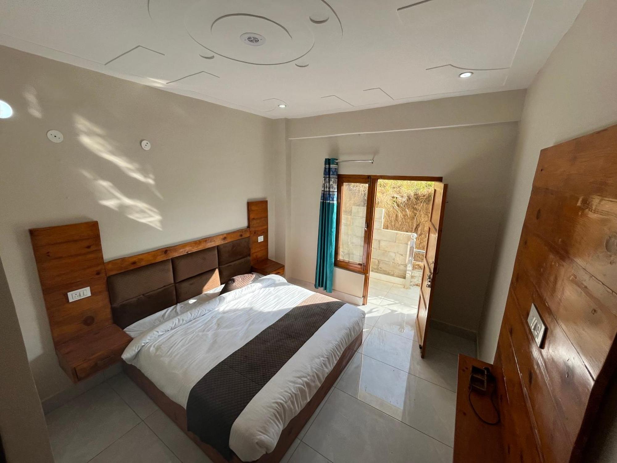 Himalayan Hill Top Resort Kanatal Ngoại thất bức ảnh